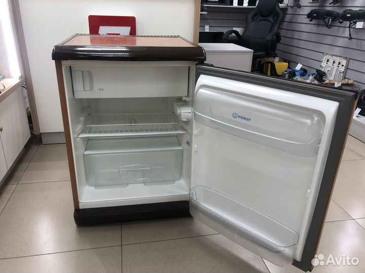 Холодильник indesit MT08T