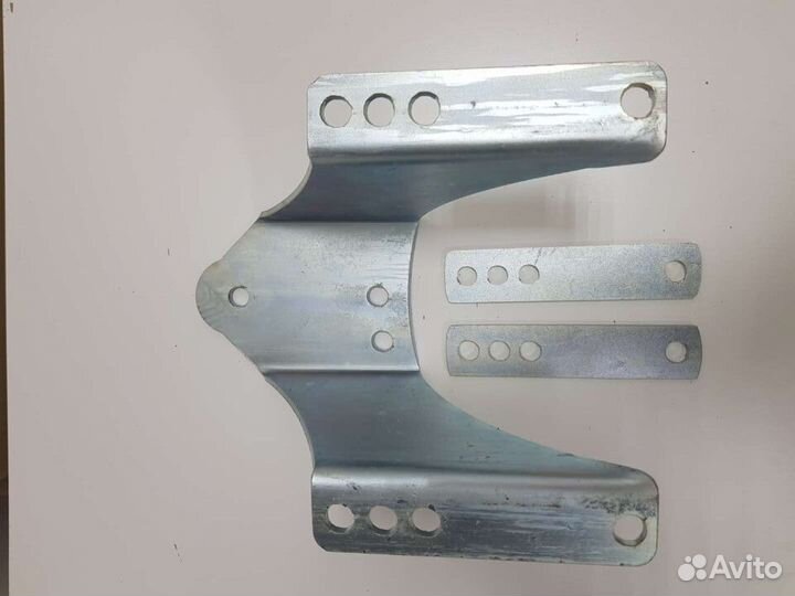 Кронштейн запасного колеса универсальный