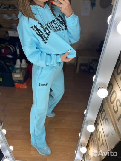 Спортивный костюм женский