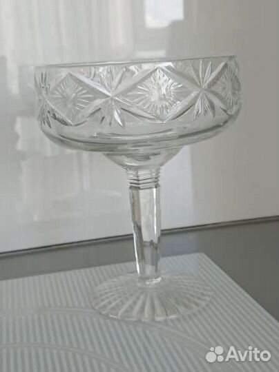 Хрустальная ваза / кофетница на ножке