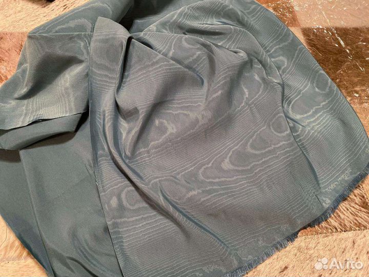 Голубая муаровая ткань (муар)