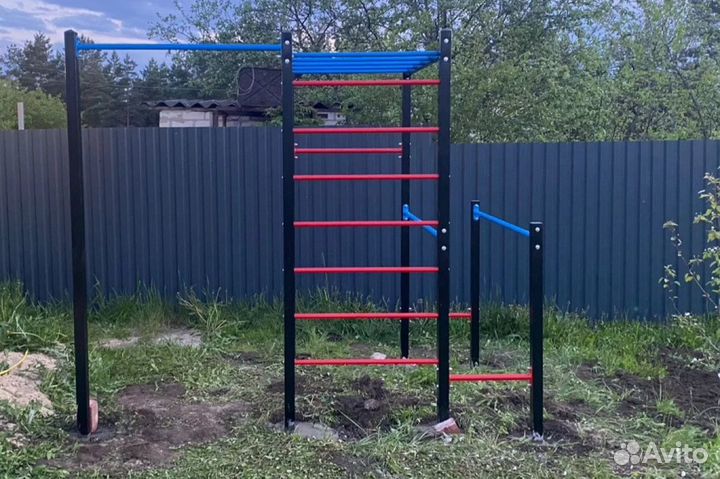 Площадка для занятий воркаут турники брусья