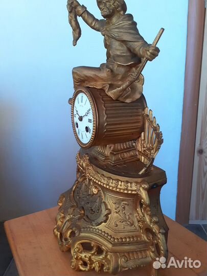 Часы настольные,каминные 