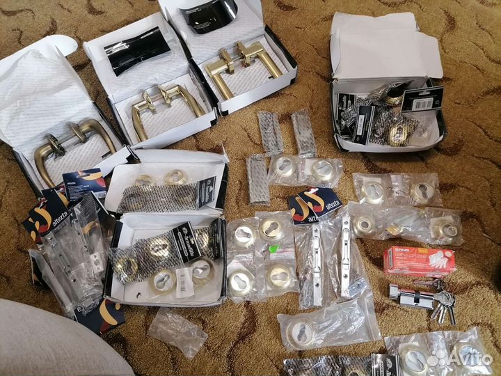 Дверные ручки межкомнатные новые