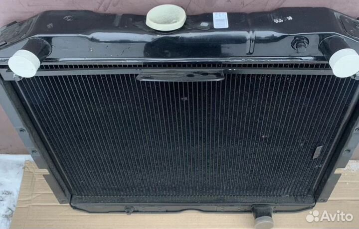Радиатор на Урал Ямз Евро 3,4