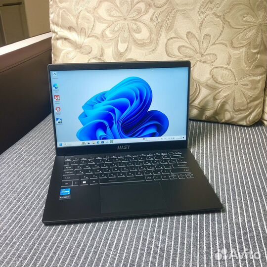 Свежий ноутбук MSI 2022 год 14 дюймов i3-1215U