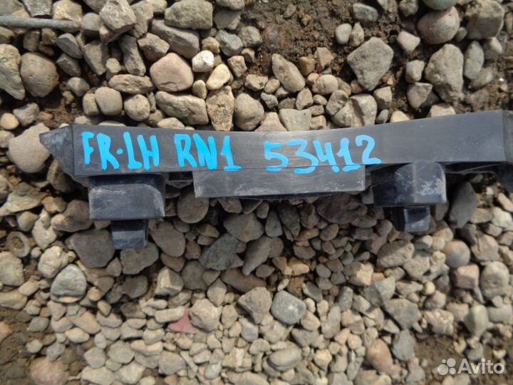 Крепление бампера переднее левое Honda Stream RN1