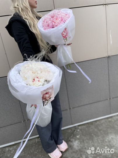 Букет из пионов