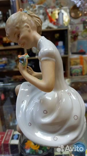 Статуэтка Девочка с букетом Германия Валлендорф