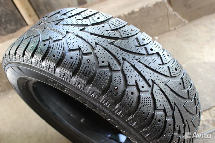 Hankook Winter I'Pike 215/60 R16