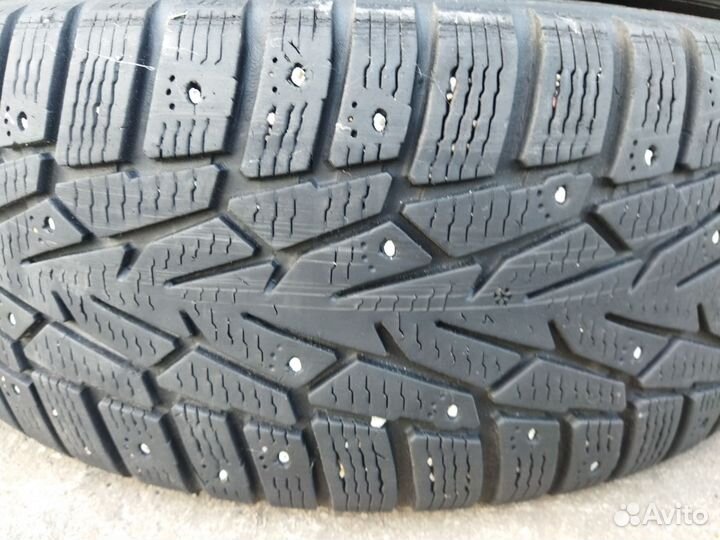 Nokian Tyres Hakkapeliitta 7 215/65 R16 102T