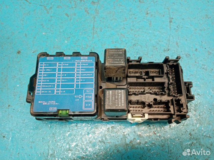 Блок предохранителей Mitsubishi FTO DE3A 6a12