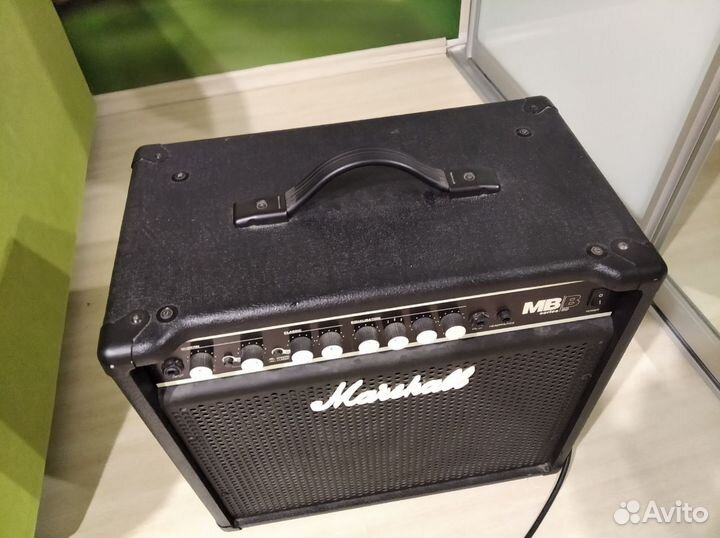 Басовый комбоусилитель Marshall MB30