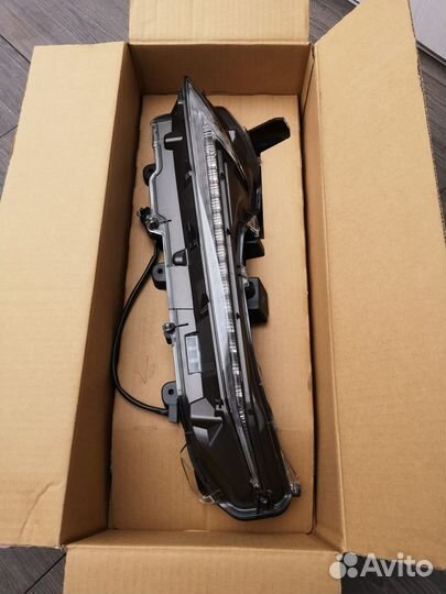 Левый ходовой огонь Lexus NX оригинал 2020 года