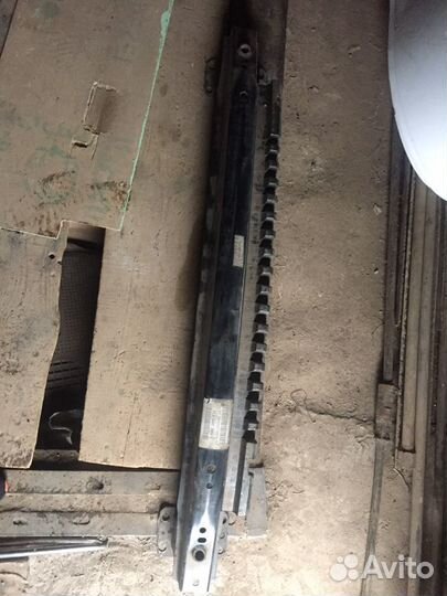 Усилитель заднего бампера фольксваген таурег 1