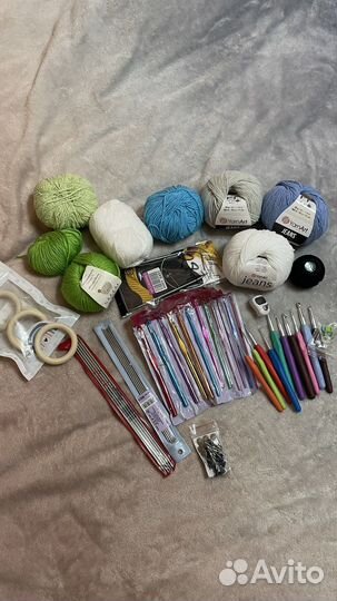 Пряжа, крючки, спицы