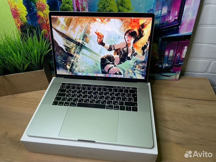 Macbook Pro 15 2018 i7 16gb 6 ядер Мощный