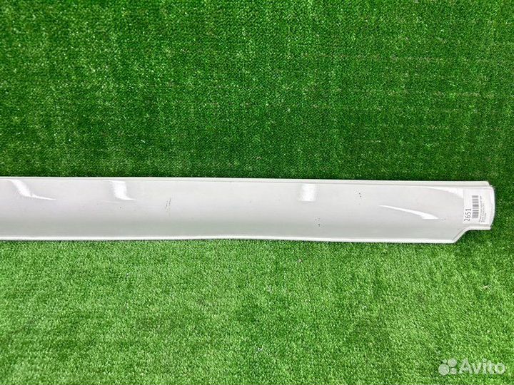 Накладка на порог наружная правая Hyundai Staria