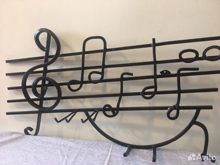 Держатели настенные для бутылок и штопора