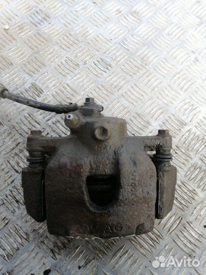 Суппорт передний правый Volkswagen Polo 612 1.6