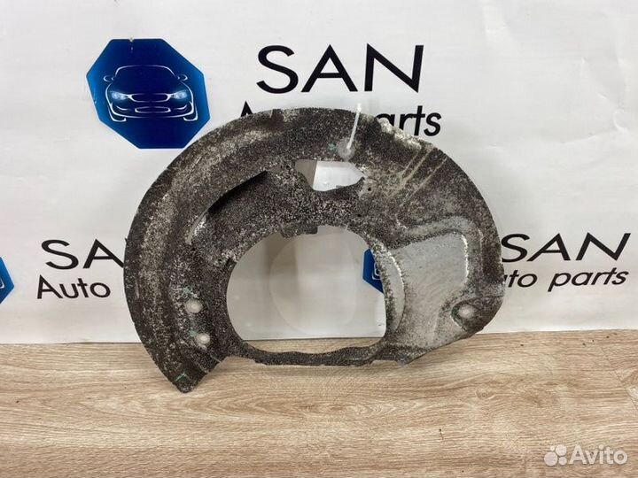 Пыльник тормозного диска передний правый Bmw X5