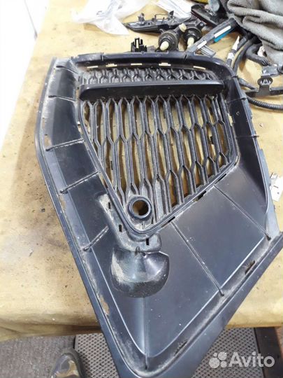 Ауди ку8 Решетка бампера правая Audi Q8 2018-23