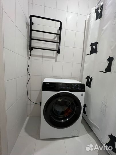 Стиральная машина узкая Haier HW65-BP129302A