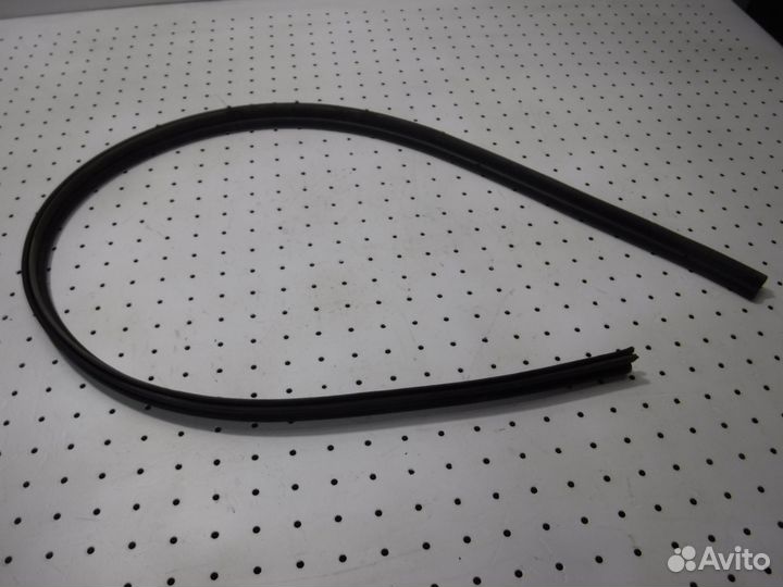 Уплотнительная резинка жабо Kia Ceed