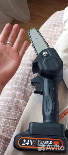 Аккумуляторная пила цепная Новая