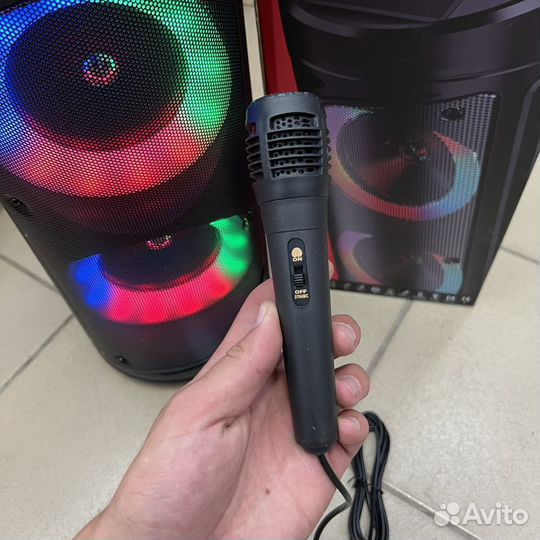 Беспроводная блютуз колонка с микрофоном