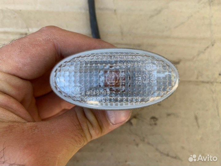 Повторитель поворота в крыло передний Mazda Mazda