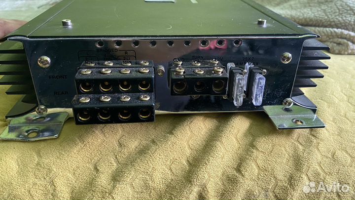 Свбвуфер Kicker