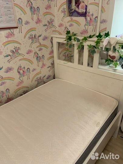 Кровать с матрасом 90*200, матрас мало б/у