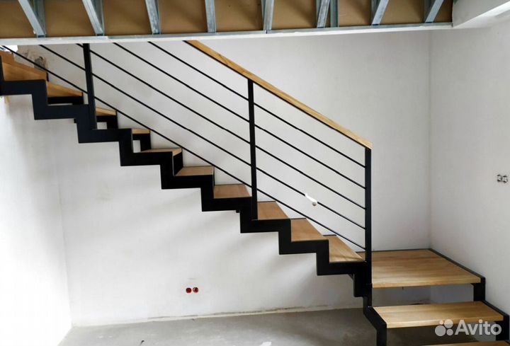 Каркас лестницы из металла