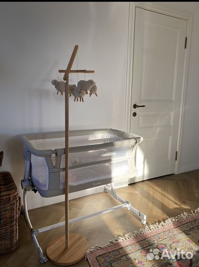 Приставная кроватка на колесиках