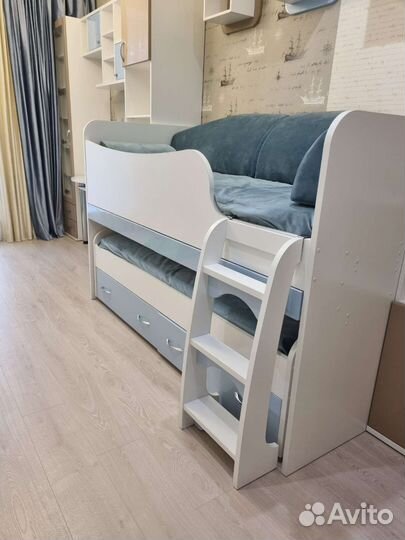 Двухъярусная кровать выдвижная, новая