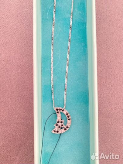 Новая подвеска из белого золота с бриллиантами