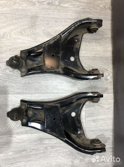 Рычаг передний Nissan Terrano 3 D10