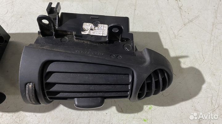 Воздуховоды передние Mercedes Benz W203