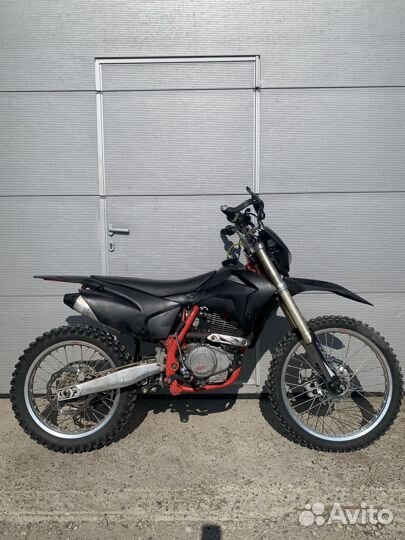 Мотоцикл BSE J1