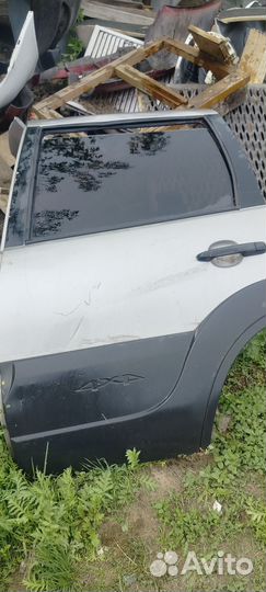 Дверь задняя левая Шеви Нива