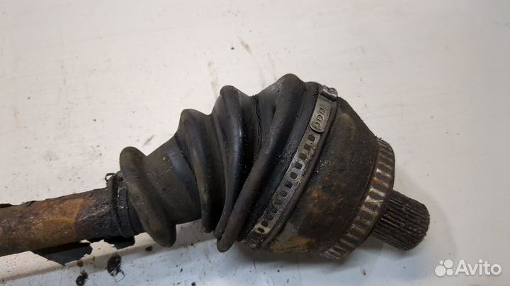 Полуось правая передняя Volkswagen Passat 5