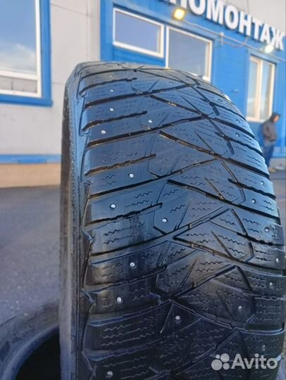 Goodyear Ultragrip 600 215/55 R16 98T