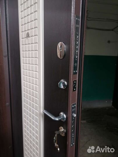 Дверь входная металлическая