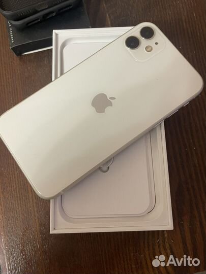 iPhone 11, 64 ГБ