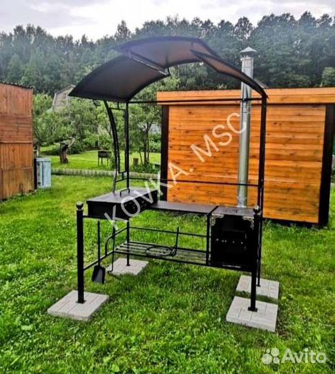 Мангал с крышей