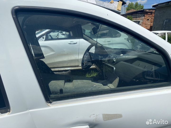 Фаркоп на renault duster