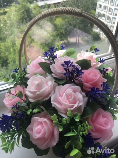 Корзина роз для интерьера