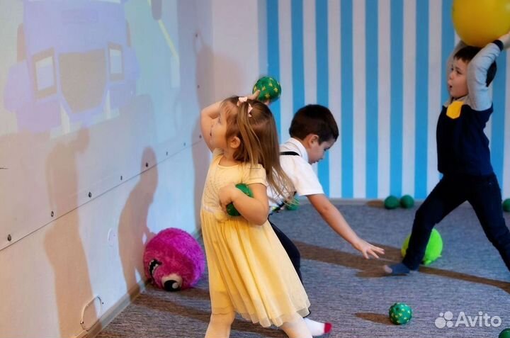 Интерактивная стенка кидалки для игровых комнат