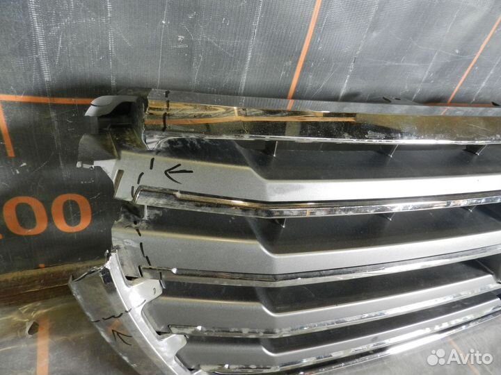 Решетка радиатора - Toyota Land Cruiser 200